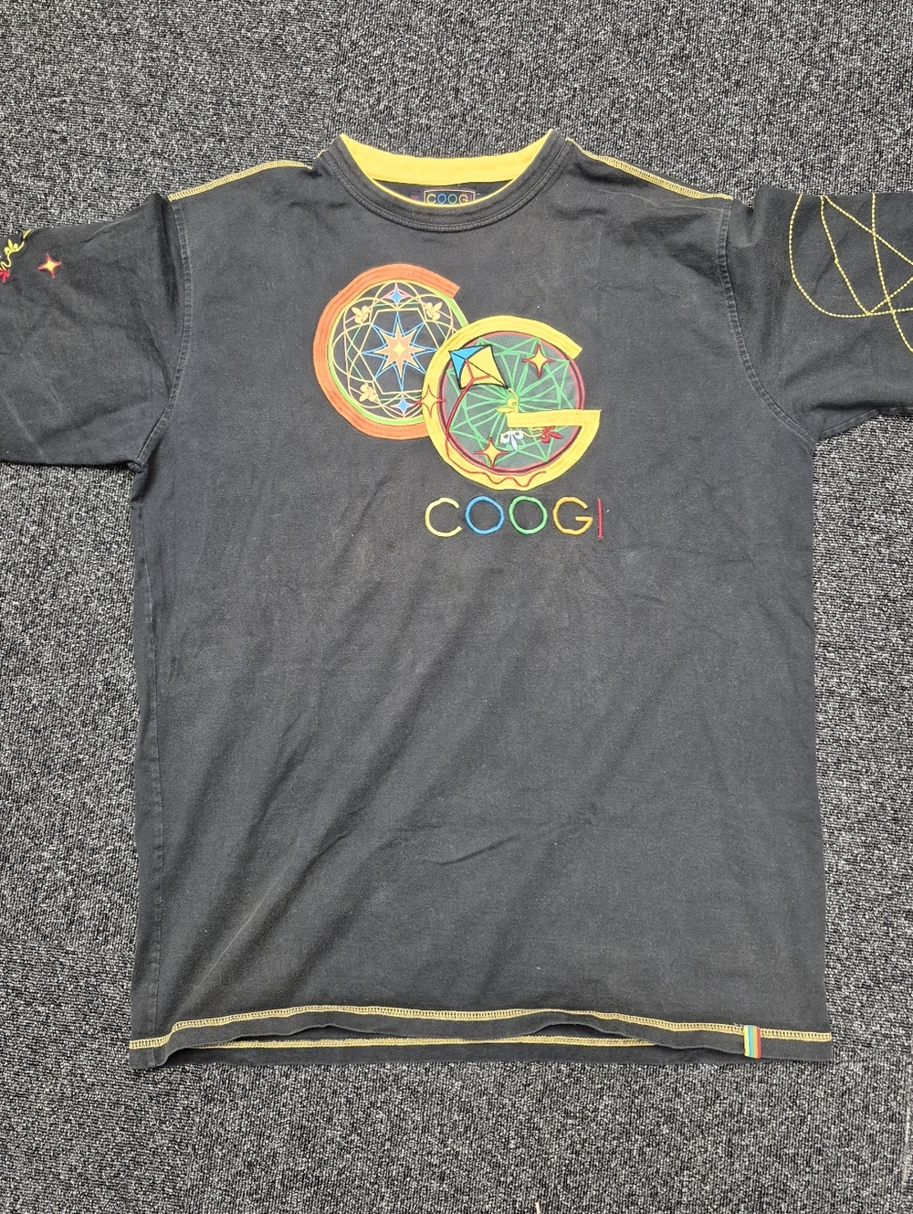COOGI Australia Vintage Embroidered Graphic Tee - XXL